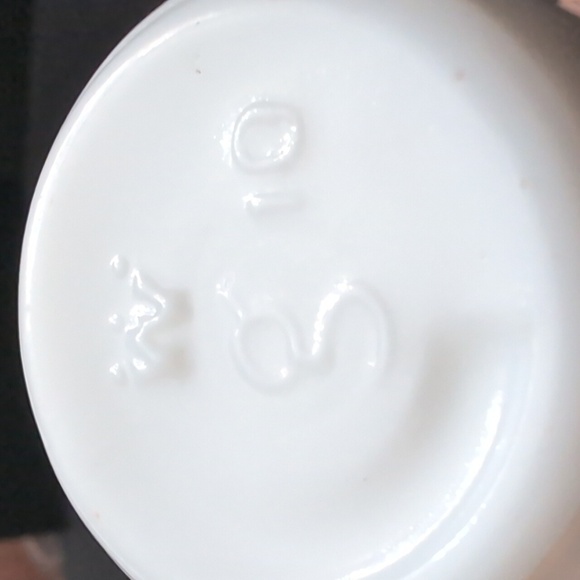 VGT, Mid-century Corelle Milk Glass Salt&Pepper Shakers,Meadow Pattern. - Picture 7 of 9